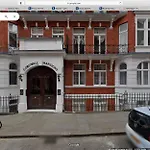 4 Bedrooms Apartment Hyde Park