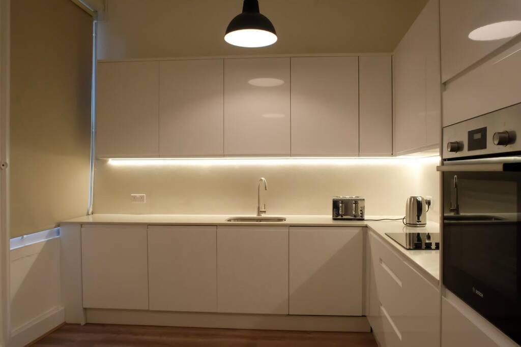 Apartment 4 Bedrooms Hyde Park *