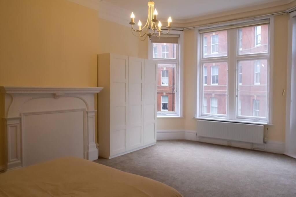 Apartment 4 Bedrooms Hyde Park